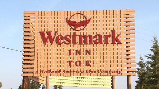 Westmark Inn 托克 外观 照片